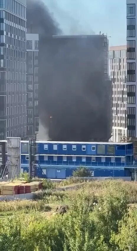 Пожар в москве очаково-матвеевское. Пожар в вест гарден в москве. Горит жк парк победы. Пожар жк москва. Очаково-матвеевское пожар.