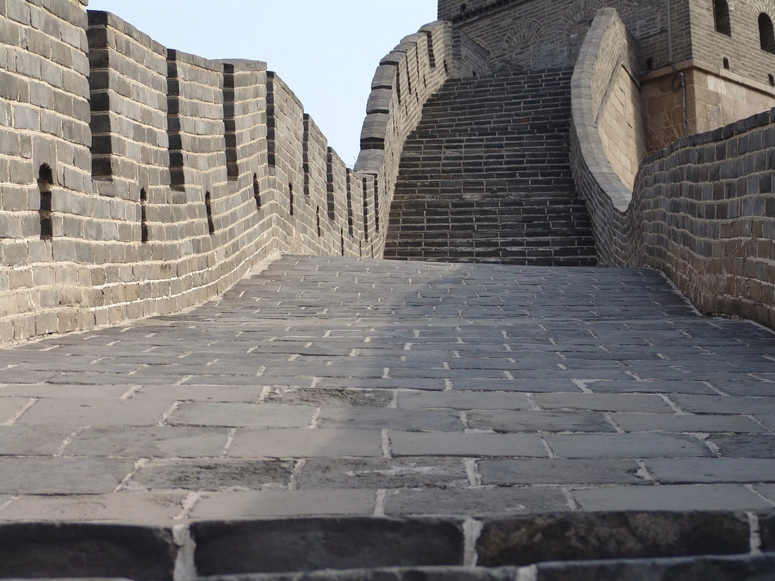 Сколько лет великий стене. Великая китайская стена. Великая китайская стена кирпичи. Великая китайская стена кладка. Каменные блоки китайской стены.