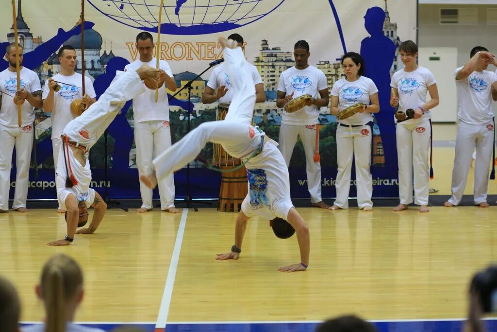 Abada-capoeira, воронеж. Капоэйра воронеж. Капоэйра пермь. Занятия в парке. Секции воронеж.