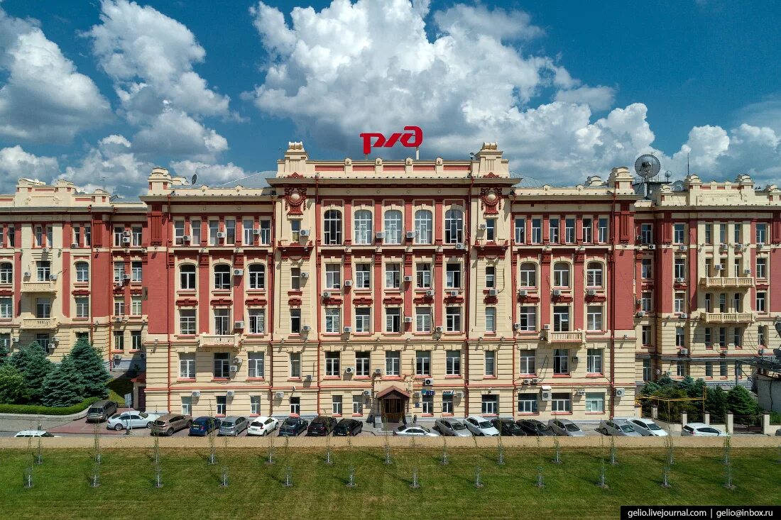 Дону управления. Здание управления скжд ростов-на-дону. здание управления дороги скжд ростов на дону. здание управления северо-кавказской железной дороги ростов-на-дону. здание скжд театральная площадь.