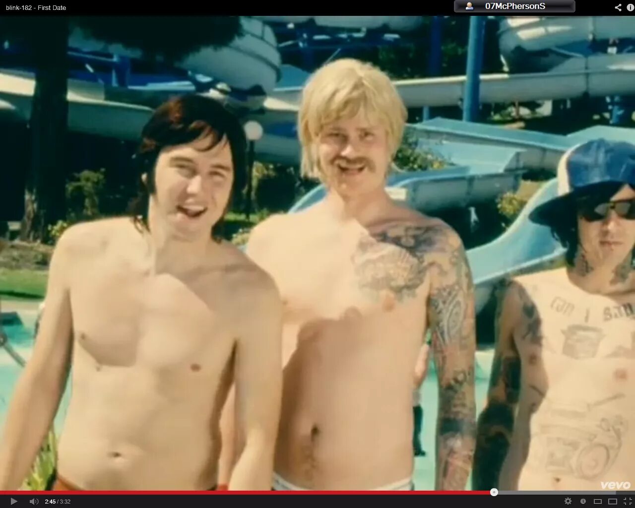 Blink date. Блинк 182 first date. блинк 182 клипы. blink 182 клип голые. клип first date blink 182.