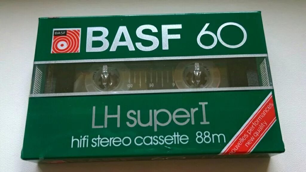 Кассета ель. Кассета аудио BASF зеленая. Кассета BASF 1982. Аудио кассеты БАСФ зеленые. Compact Cassette BASF.