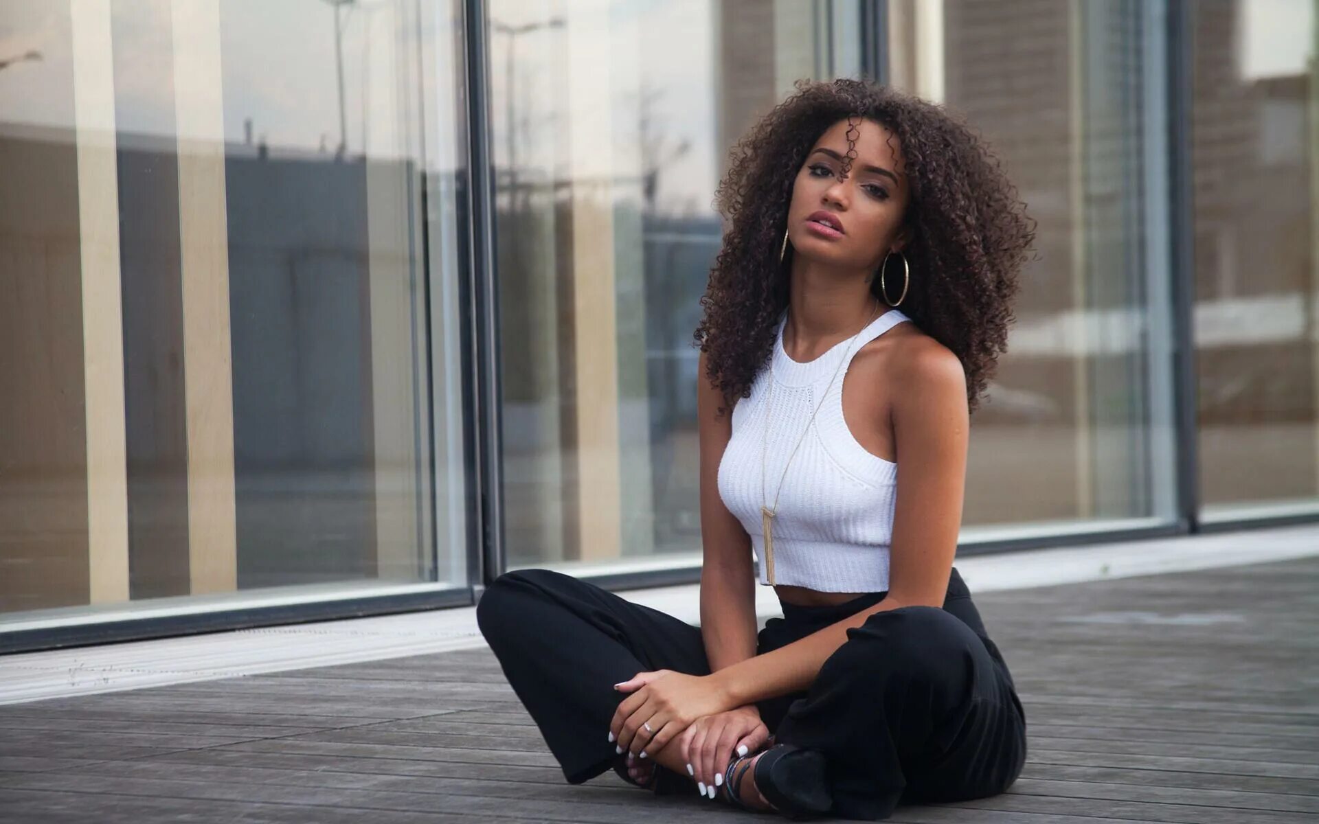 Смуглые девушки. Про темнокожую девушку. Темнокожие модели. Про темнокожую девушку. Мисс мира 1998.