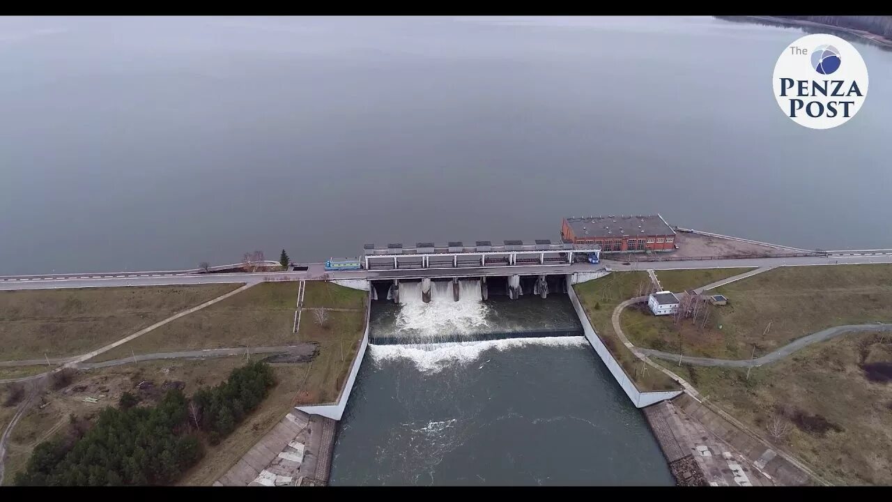 Плотина Сурского водохранилища Пенза. Пенза водохранилище Сурское дамба. Дамба Пензенского водохранилища. Плотина на Пензенском водохранилище. Сурский гидроузел пенза