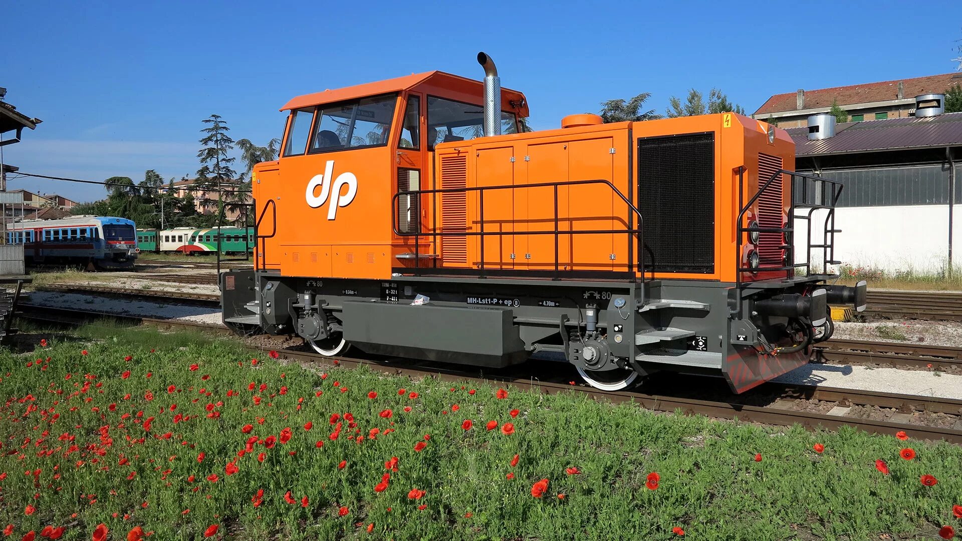 Ммт-2 на базе трактора хтз-150к. Мтз 1221. Трактор кировец к-735. Бульдозер ржд. Тракторы на путях.