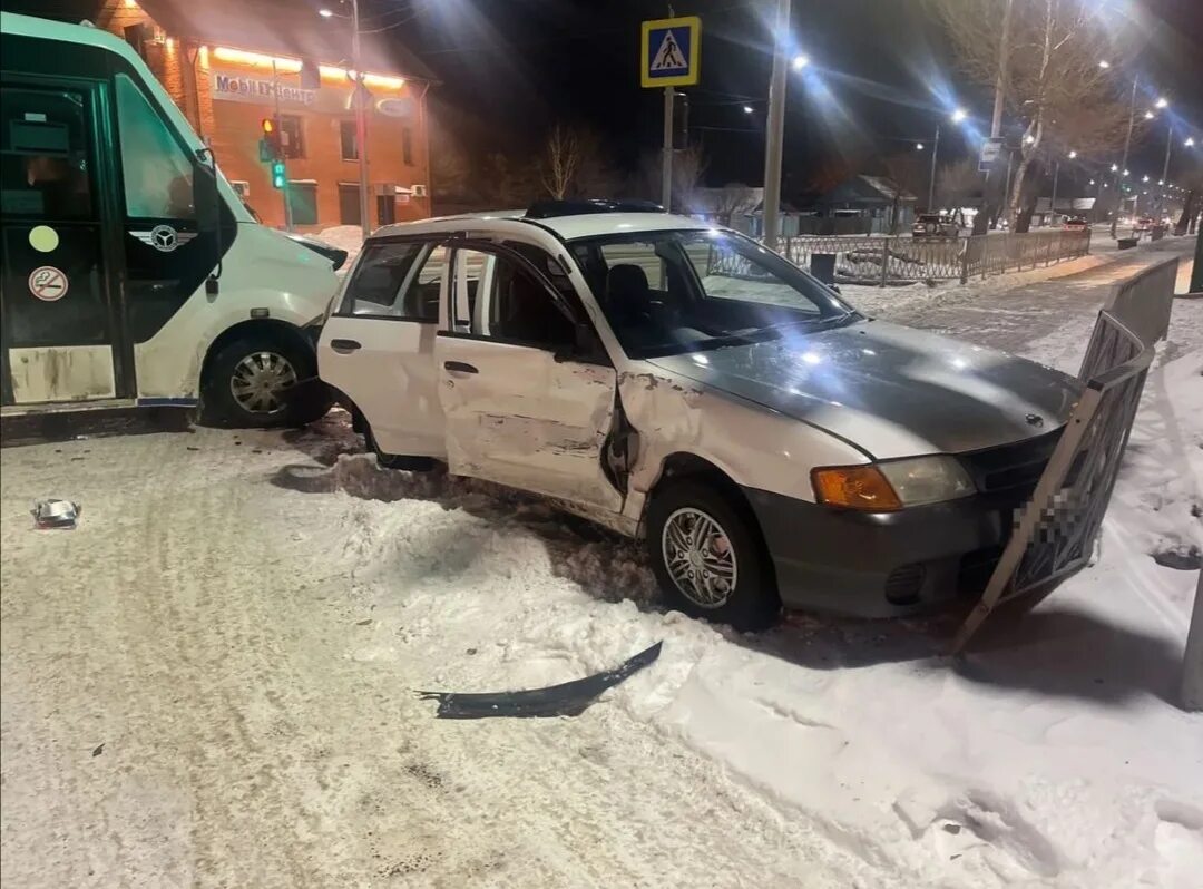 Благовещенск вчера. Аварии на дорогах в благовещенске. автобус благовещенск дтп. рейсовый автобус дтп благовещенск.
