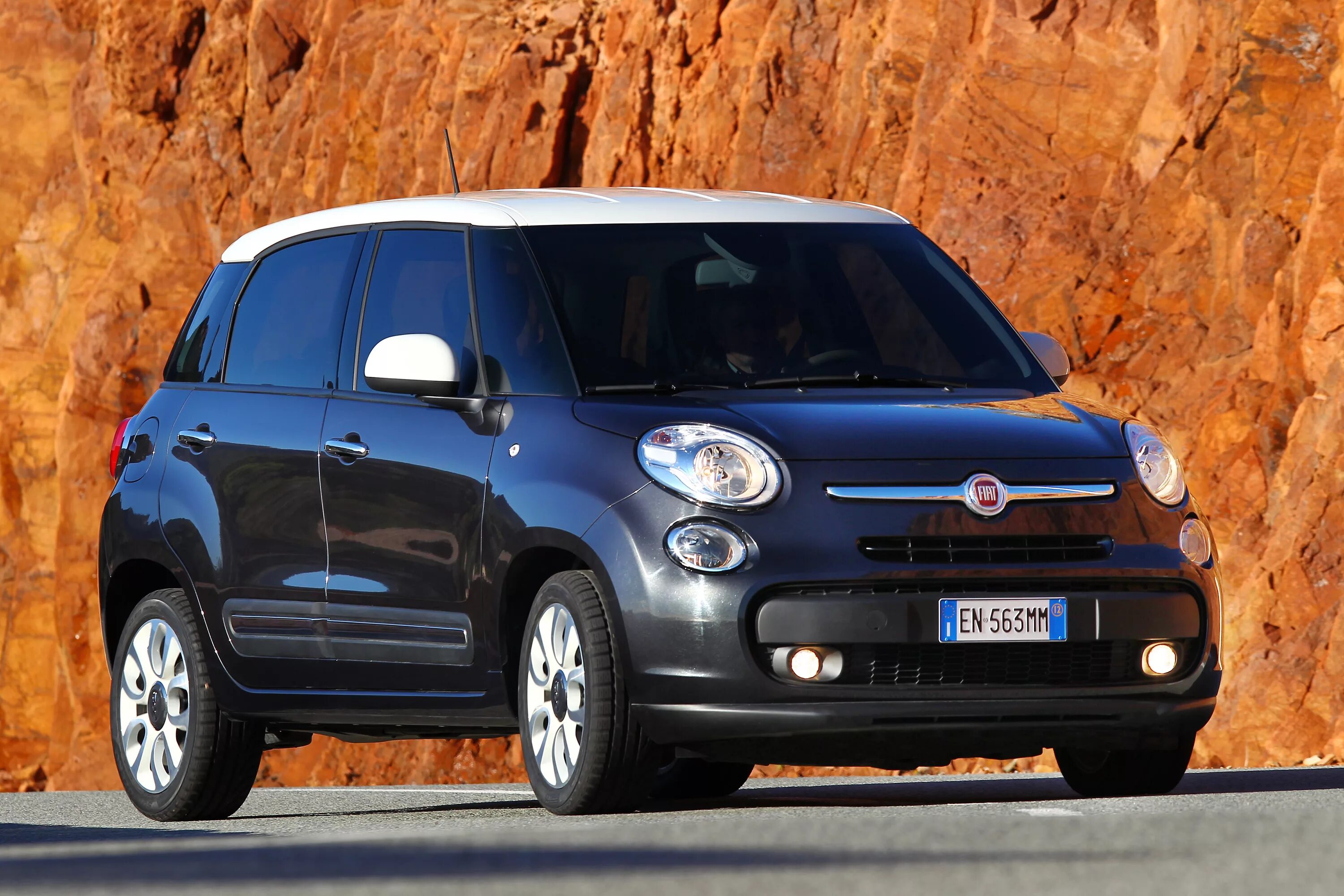 Fiat página oficial. Фиат 500 л красный. Модельный ряд фиат 2022. Фиат 500 2015. Fiat 500l.