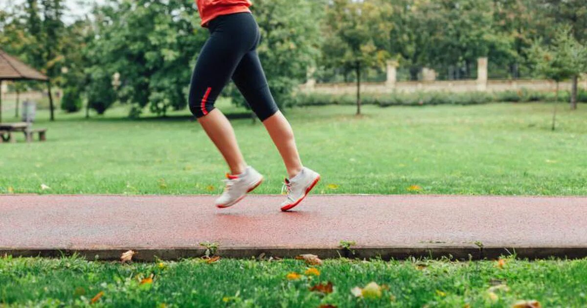 Run after it. Всемирный день бега. как называется бег на руках и ногах,. running after. за бег 2025 спб.