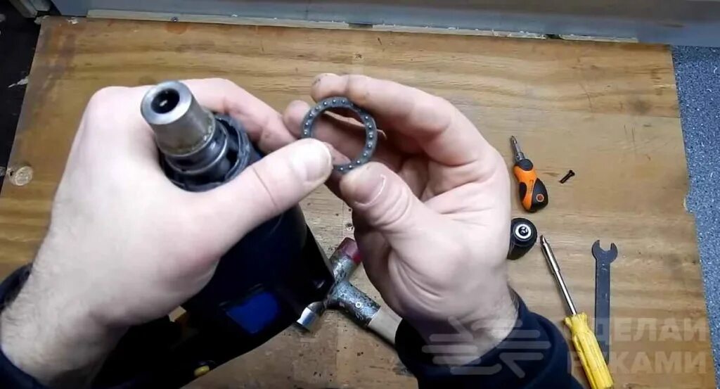 Как снять кольцо патрона Faire le branchement d'un spot avec transformateur 12V et ampoule halogène
