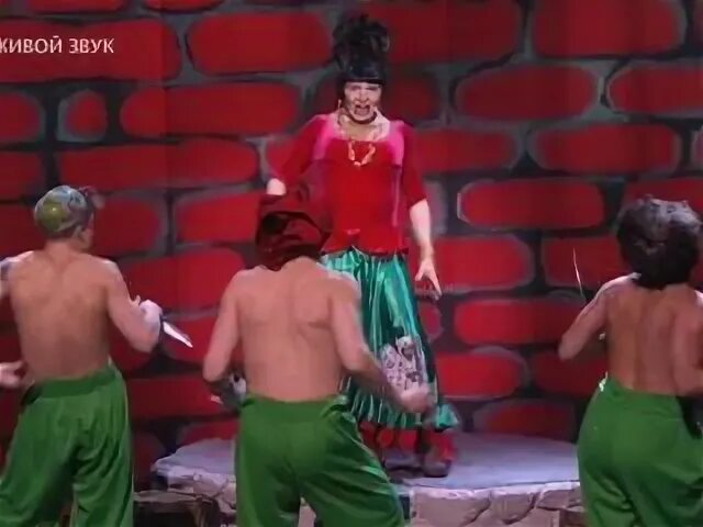 Атаманша делила добычу 400 золотых. Шура атаманша. шура атаманша один в один. бумбараш атаманша. атаманша из бременских музыкантов.
