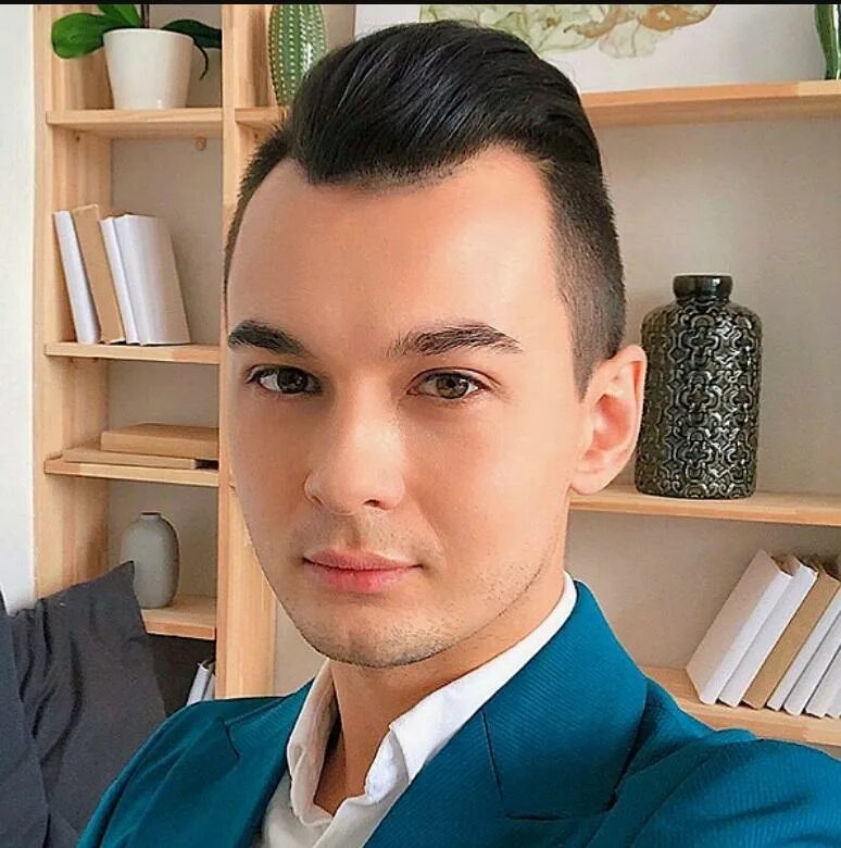 1 ведущий дом 2. Dom-2 антон беккужев. журналист антон беккужев. антон беккужев и брянская. главный редактор дом 2.