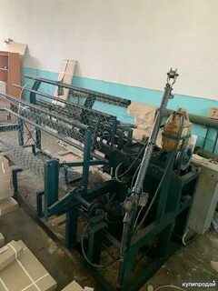 Станок автомат изготовляет