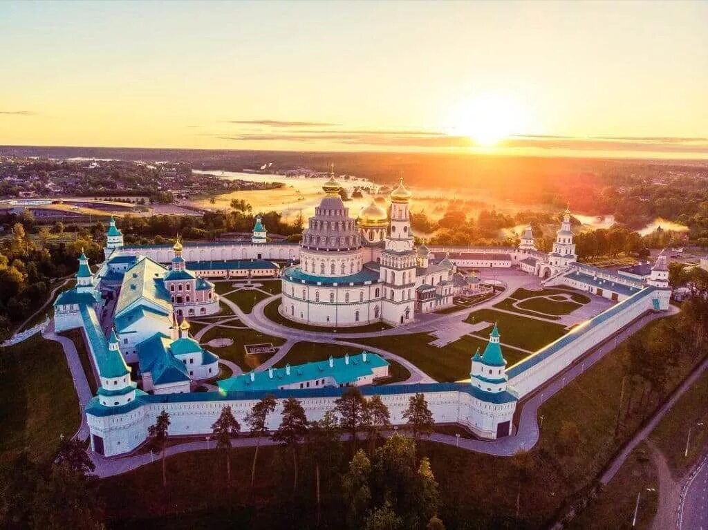 Иерусалим в истре московской. Воскресенский новоиерусалимский мужской ставропигиальный монастырь. Истра храм новый иерусалим. Новоиерусалимский монастырь в истре. Воскресенский новоиерусалимский монастырь.
