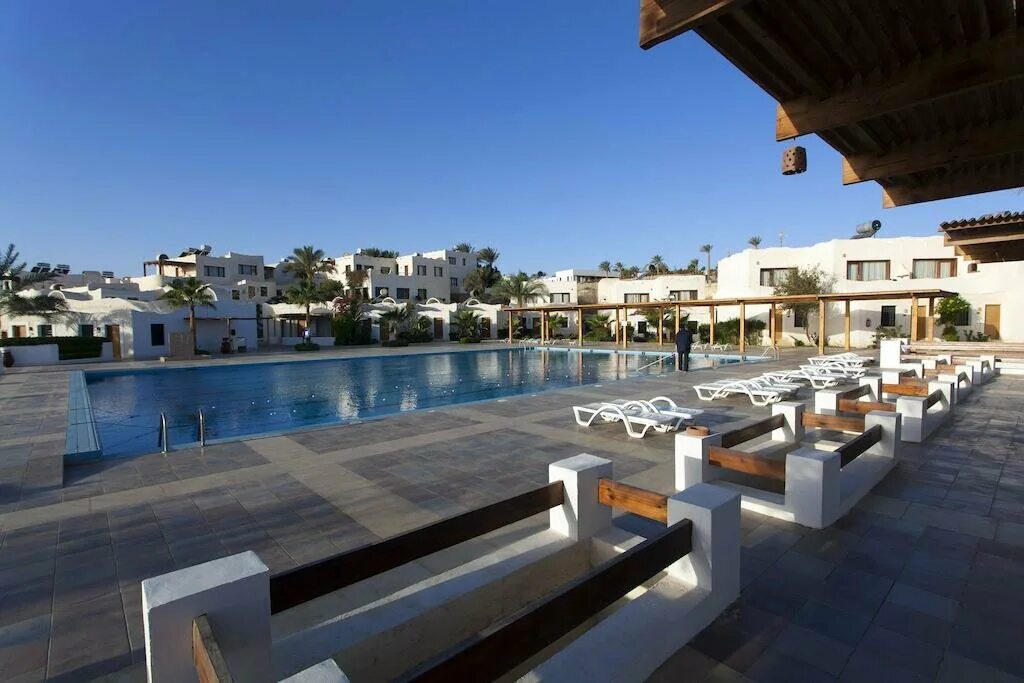 Отель v hotel sharm. Pyramisa beach resort 5 шарм-эль-шейх отзывы. Pyramisa beach resort sharm el sheikh 5. Pyramisa beach resort sharm el sheikh. Гранд отель шарм-эль-шейх 5.
