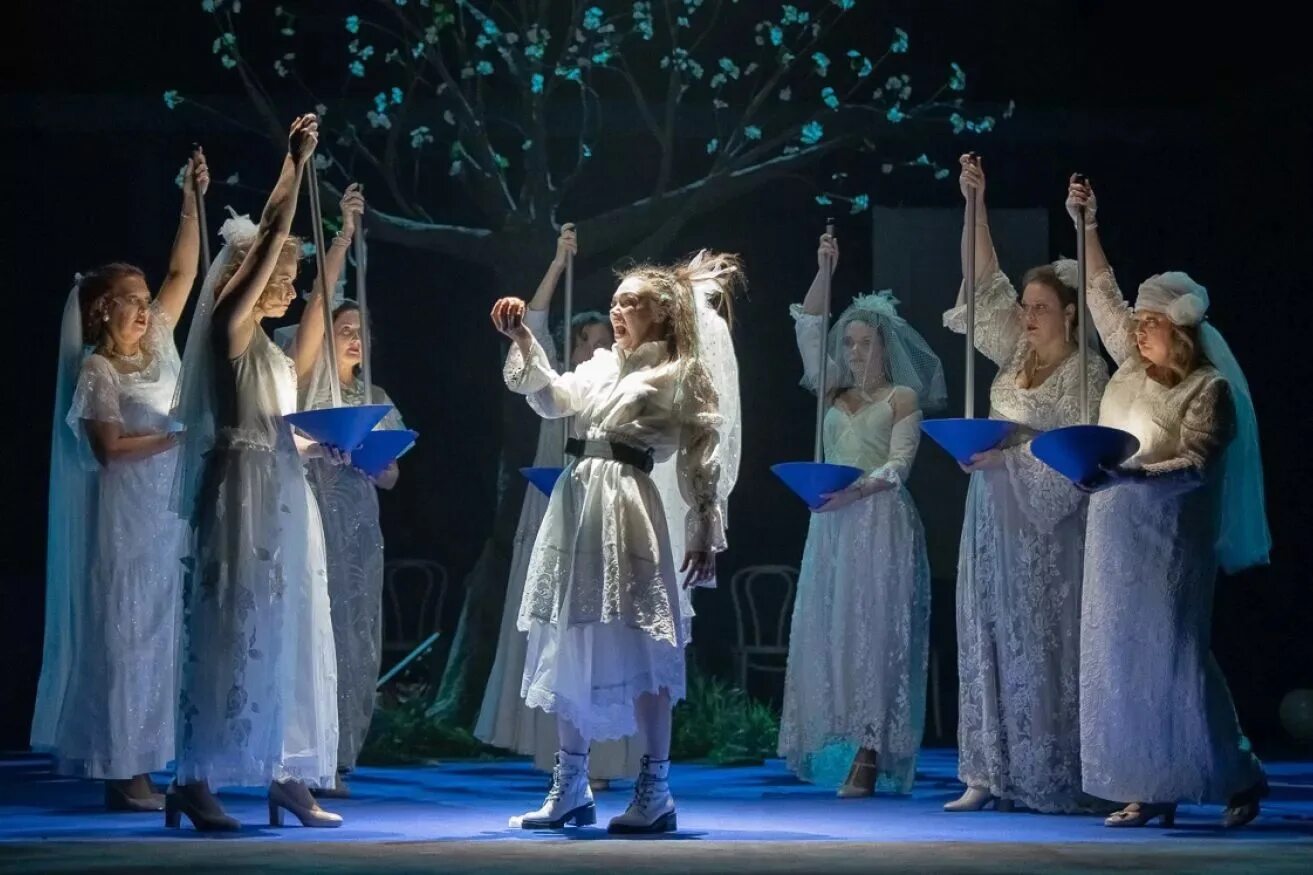 8 женщин театр театр пермь. Театр для женщин тюмень. Восемь любящих женщин спектакль театр моссовета. Спектакль 8 женщин театр театр. Спектакль 8 женщин пермь.