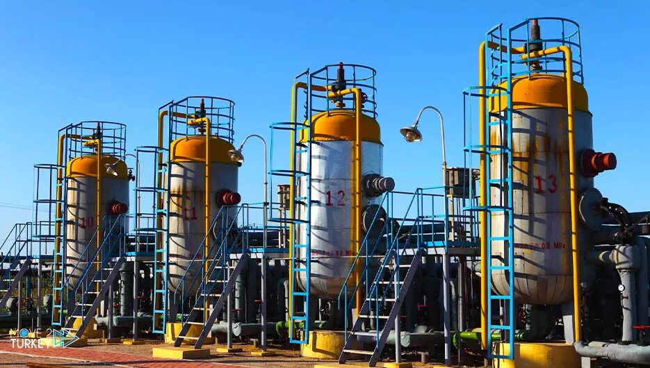 Оборудование сосуда работающего под давлением. Оборудование нефтегазопереработки. оборудование под давлением. сосуды под избыточным давлением. ресивер сосуд под давлением.