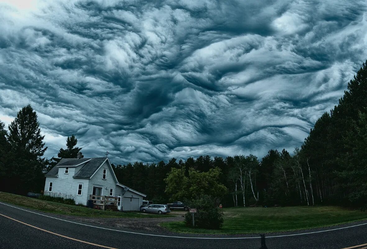 Явление фотографии. Асператус самые страшные облака. Облака ундулатус асператус. Облака асператус в России. Природное явление облака асператус.