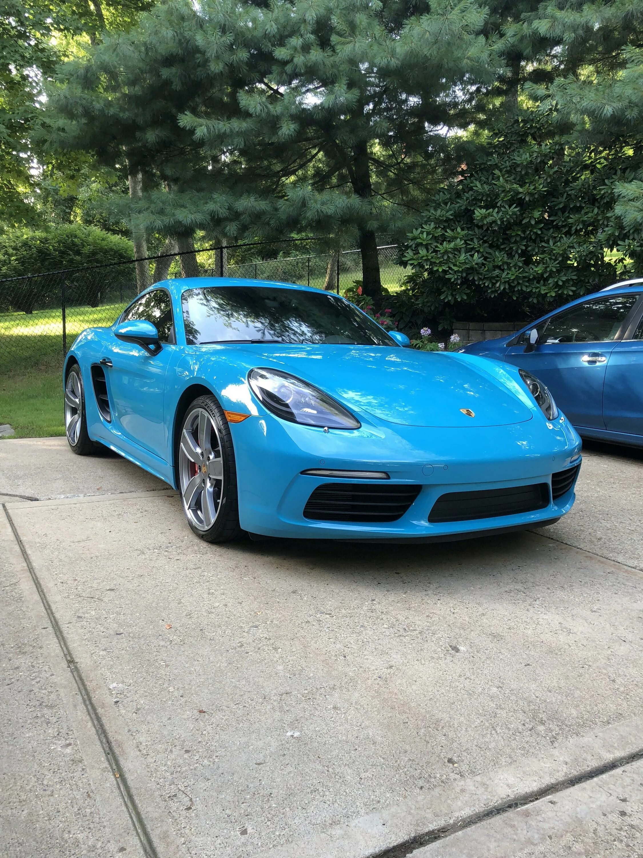 Porsche cayman голубой. Порше майами блу. Porsche 911 turbo miami blue. Miami blue. Порше 911 майами блю.