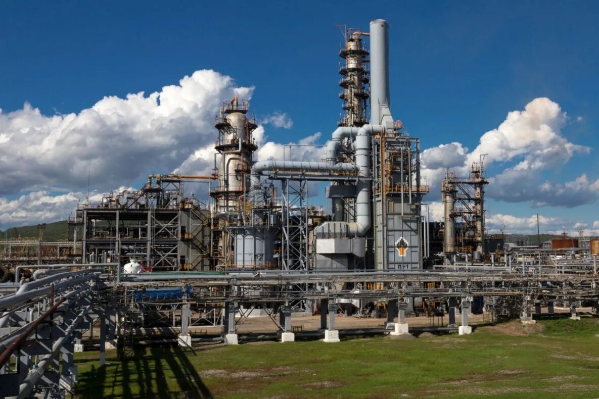 Газета нпз. Нефтеперерабатывающий завод Комсомольск на Амуре. Комсомольск на Амуре заводы НПЗ. Роснефть Комсомольский НПЗ. Комсомольский НПЗ риформинг.
