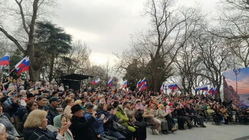 Концерт посвященный севастополю. Крым Севастополь. Воссоединение Крыма и Севастополя с Россией. Концерт посвященный Крыму. С праздником Крым.