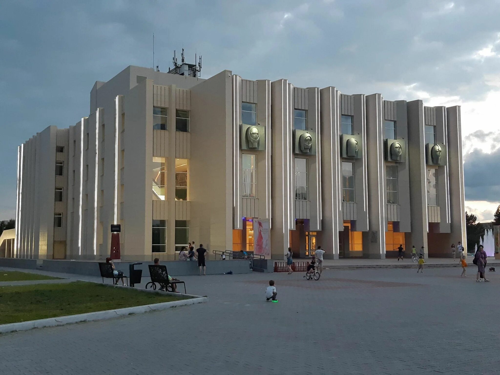 Драмтеатр комсомольск на амуре афиша сентябрь. Драмтеатр комсомольск на амуре афиша сентябрь. Драмтеатр комсомольск на амуре афиша сентябрь. Драмтеатр комсомольск на амуре афиша сентябрь. Драматический театр комсомольск-на-амуре.