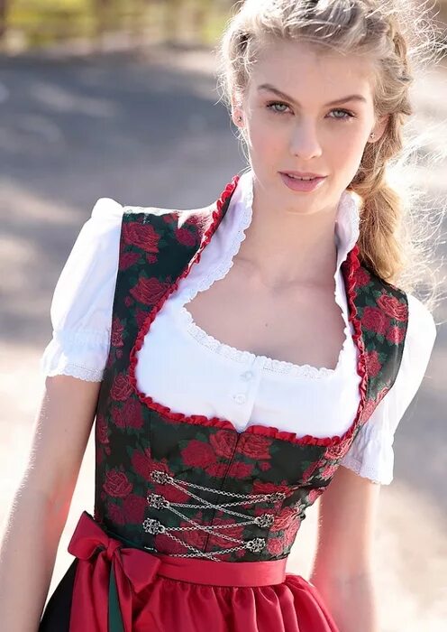 Красивые немецкие женские. Алиса Шмидт дирндль. Австрия Франц баварка. Красивые немки. Немецкие девушки в национальных костюмах.