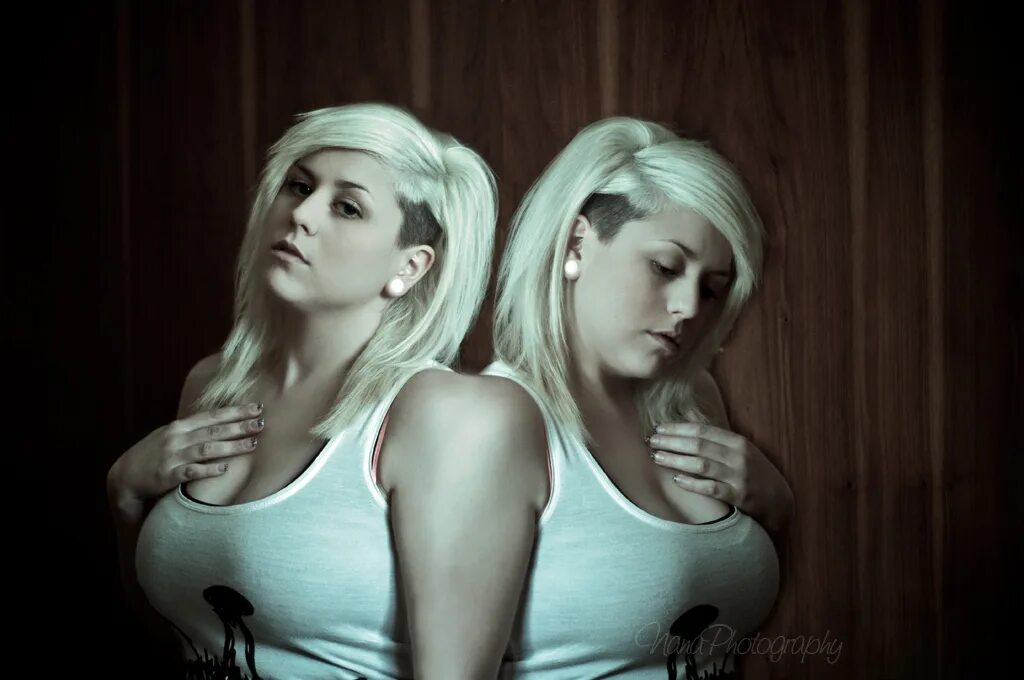 Близняшек толпой. Лаура, никола и элисон кримминс. Некрасивые девушки близняшки. Сестры тройняшки мироненко. Близняшек толпой.