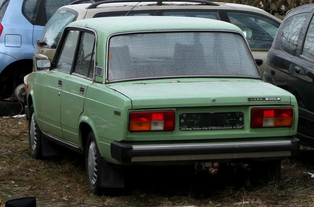 Ваз 2105 задний вид. Ваз 2107 зад. Ваз 2105 зад. Ваз 2105. Ваз 2107 зад без бампера.