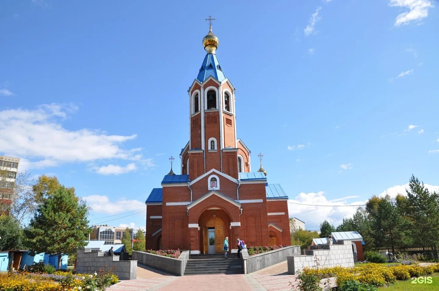 Краснодарский край комсомольск. Храм Казанской иконы Божией матери Комсомольск-на-Амуре. Церковь в Комсомольске на Амуре на Первостроителей. Церковь Казанской иконы Божией матери в Комсомольске на Амуре.