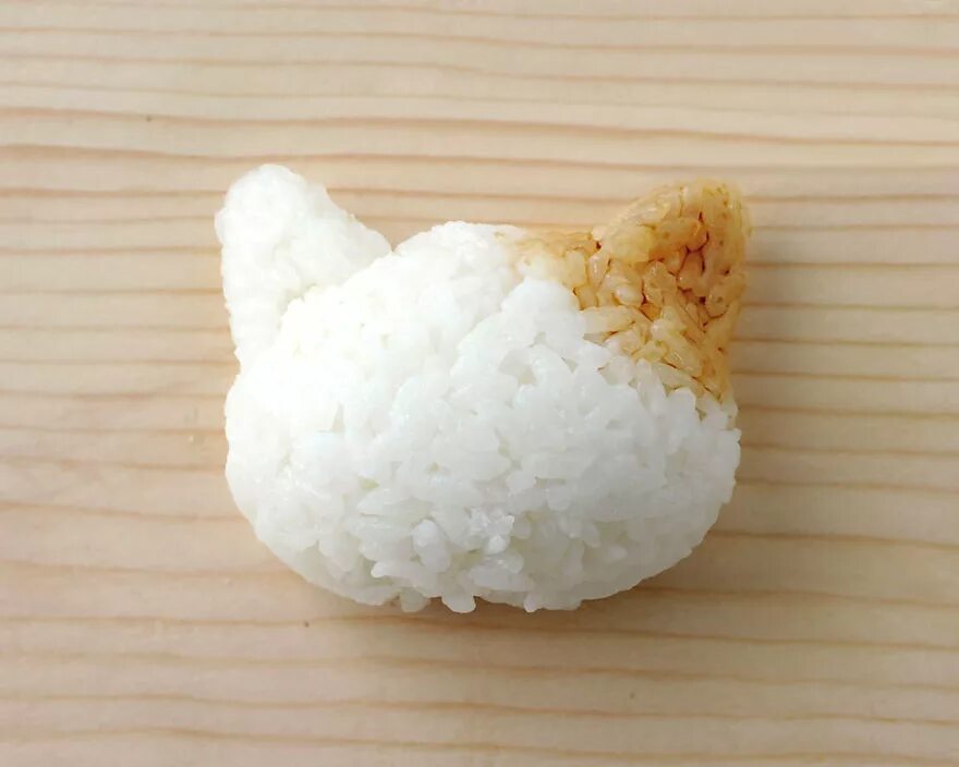 Завтрак в форме кота. Онигири темпура. Rice ball cat. Рисовые шарики онигири. Онигири геншин.