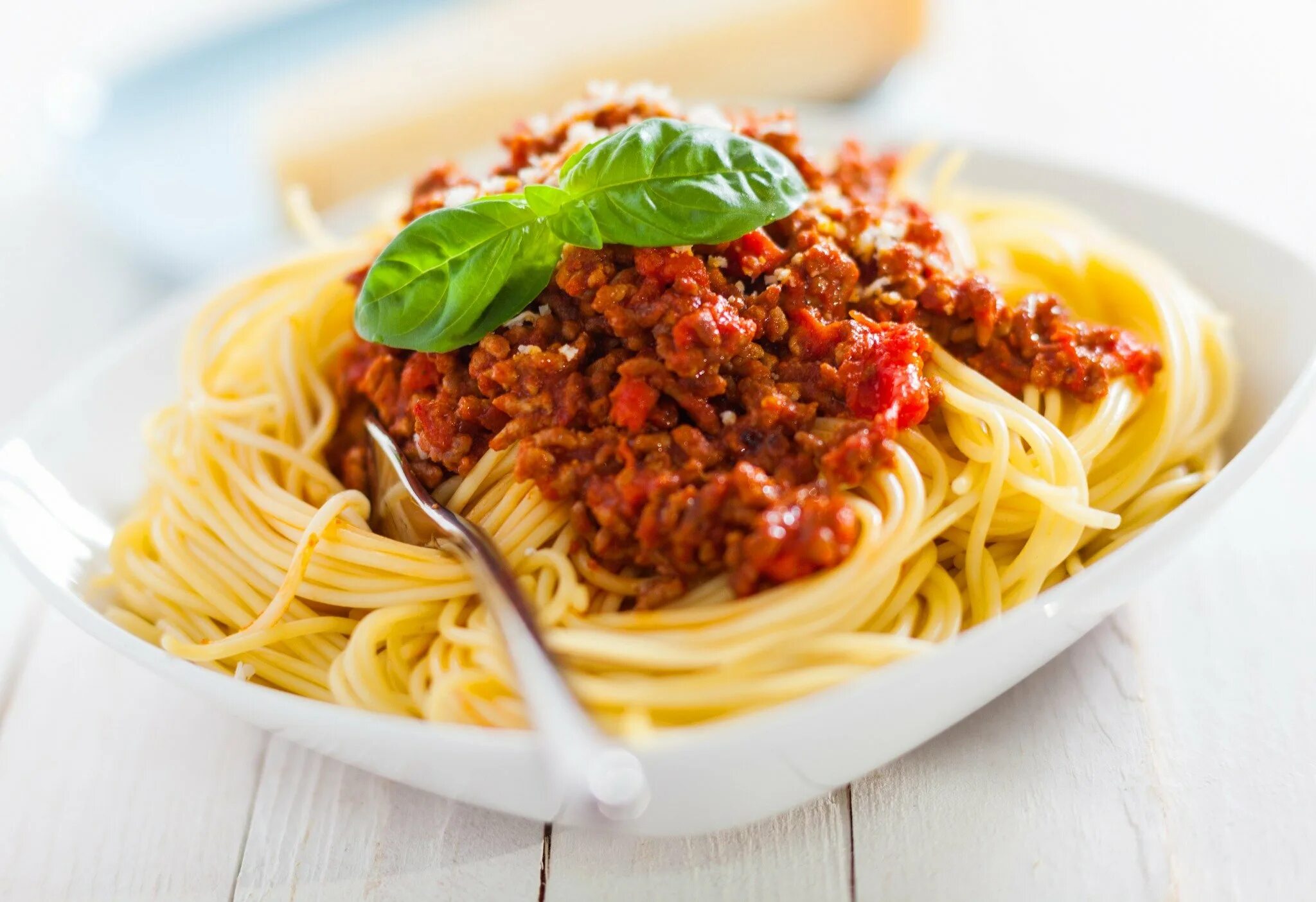 Спагетти с соусом Болонез. Болоньезе с фаршем. Спагетти в соусе Болоньез. Спагетти по неаполитански.