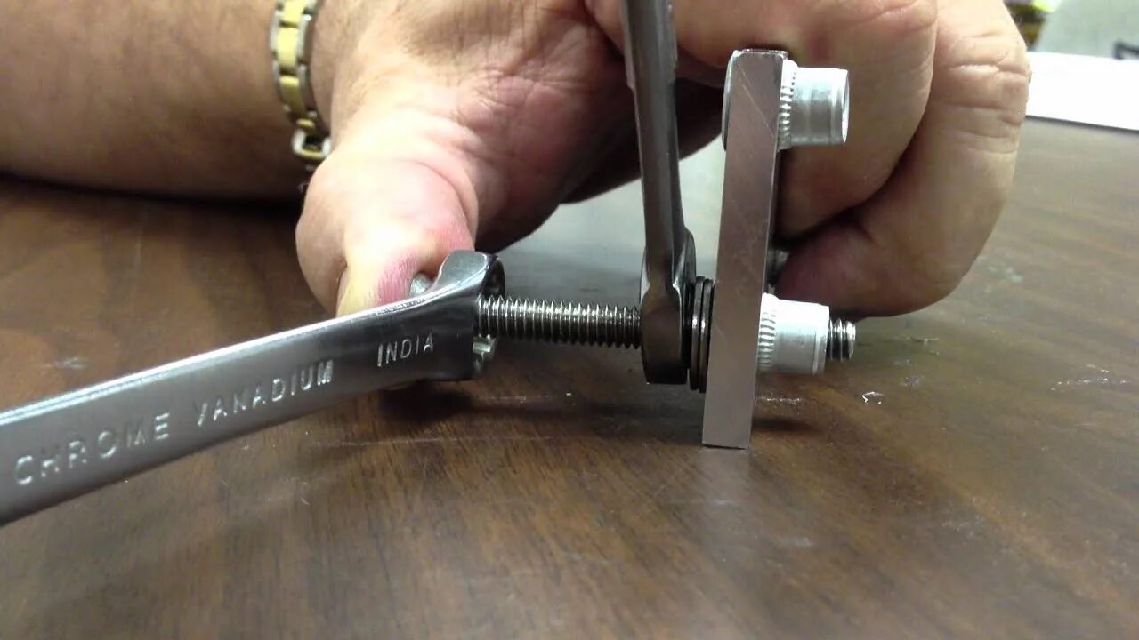 Without tool. Uni-Rivet fixing. How to Instal Rivet. Rivet Tool for Metalsmithing. Заклепать стрелку часов.