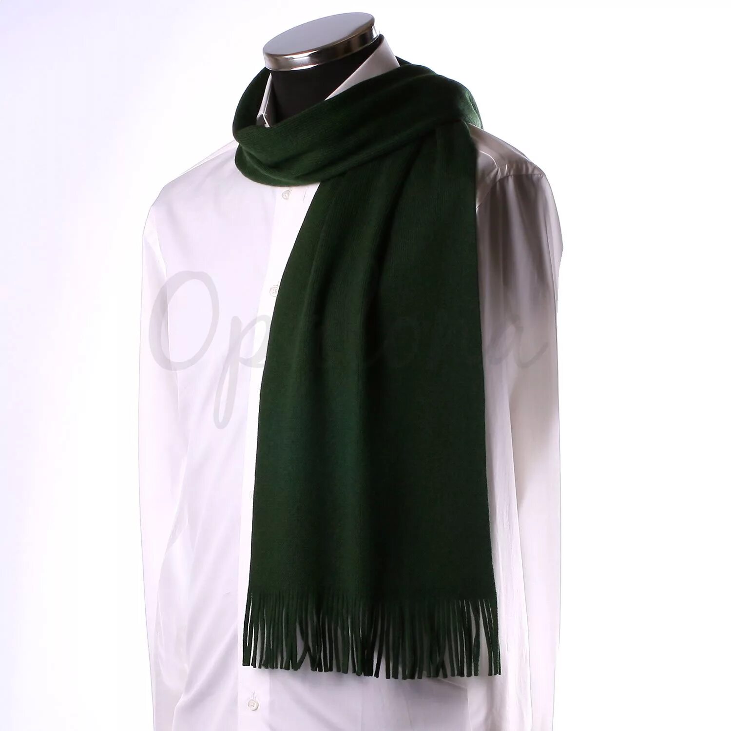 Зеленый шарф купить. Темно зеленый шарф. Шарф, зелёный. Зеленый шарфик. Темнозелен платки.
