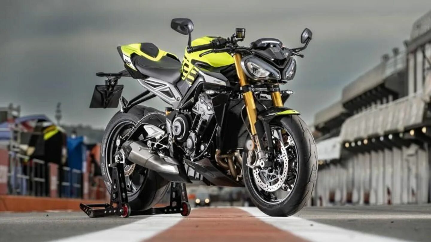 Triumph 765. Triumph street triple 765 2025. triumph street triple 765 rs. 2025 triumph street triple 765 moto2. triumph street triple r.