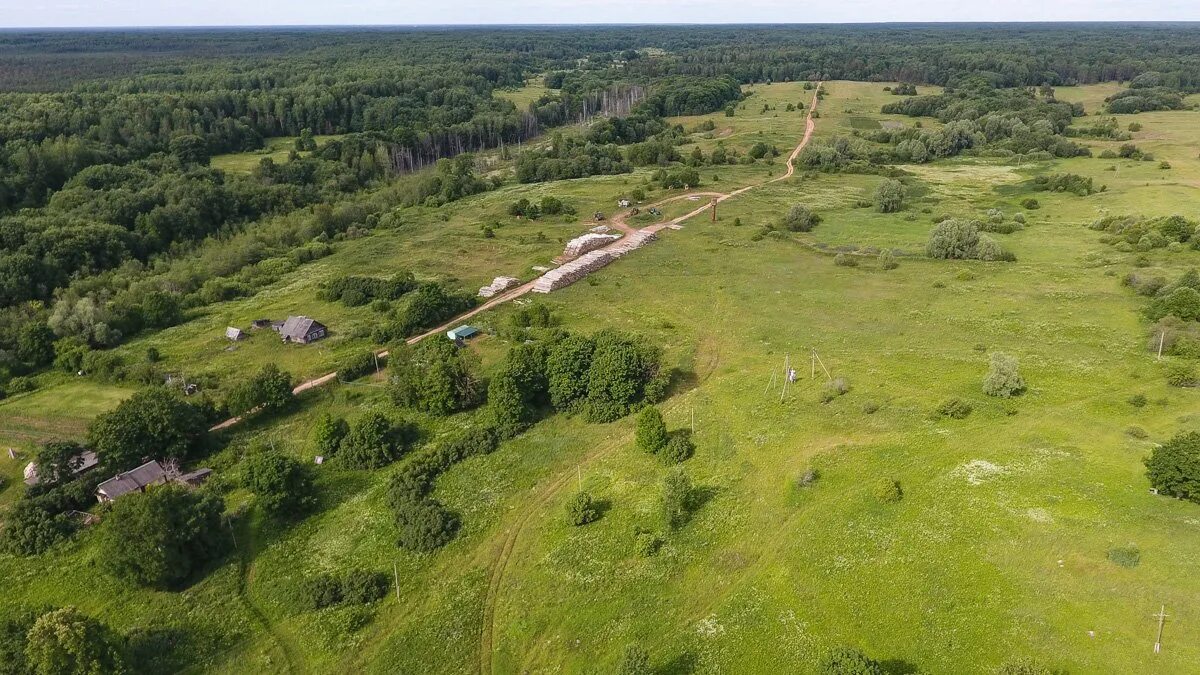 Деревня россия новгородской области. Деревня учно Новгородская область. Учно Новгородская область Волотовский район. Деревня учно Волотовского района. Деревня вид сверху.