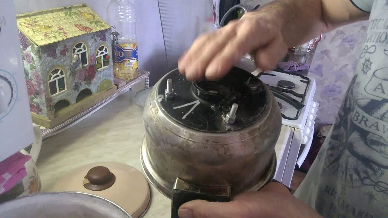 Как сделать сахарную пудру без блендера. Аппарат для приготовления сахарной пудры в домашних условиях. прибор чтобы делать сахарную пудру. как сделать сахарную пудру без кофемолки. сахарная пудра делает аппарат.