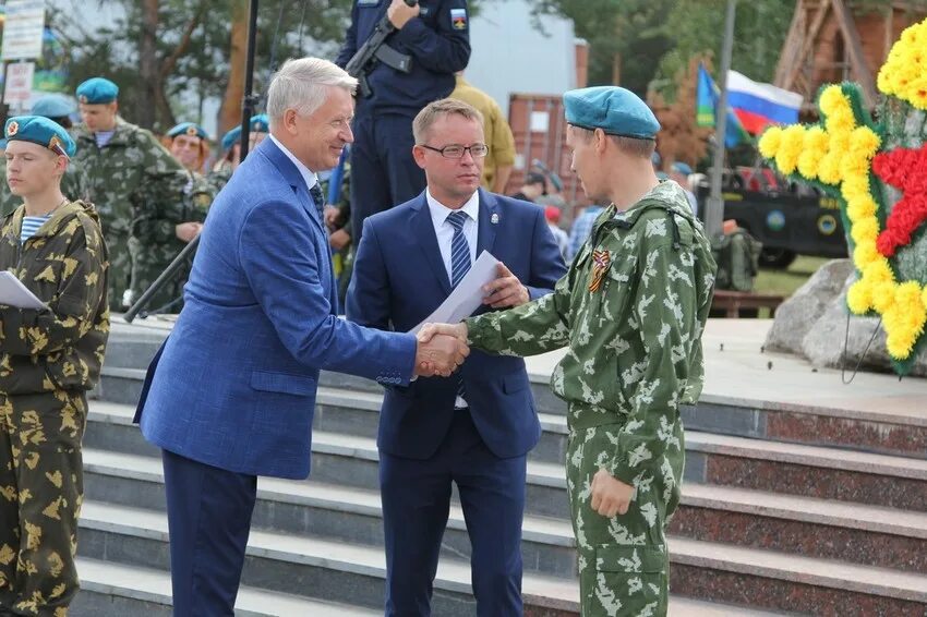 Каменск уральский сутки. Праздник вдв г.каменск-уральский 2025 г.. день вдв в каменске уральском. день вдв в каменске уральском 2025 году. каменск-уральский день вдв 2025 года фотографии.