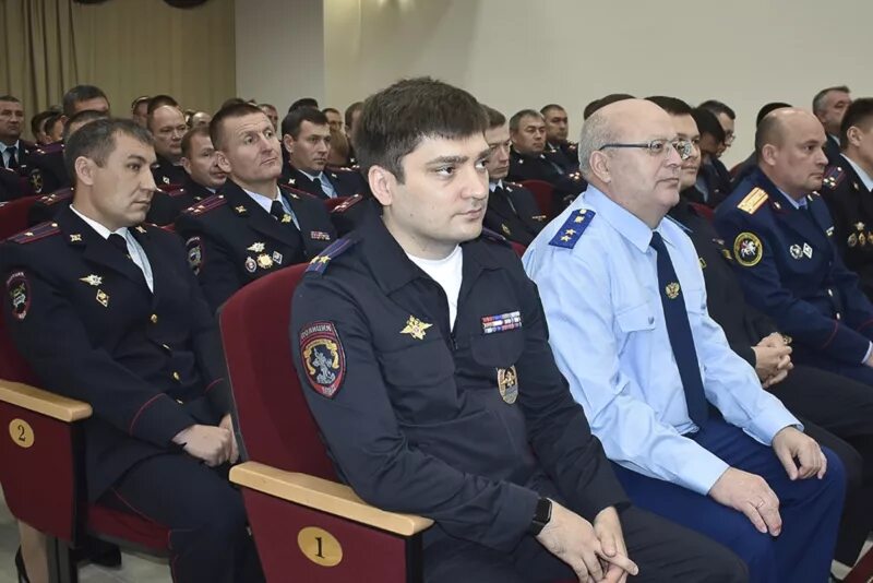 Мвд чувашской республики +шаповалов. Управление мвд по республике чувашия. Министр мвд чувашской республики 2002. Чувашская умвд. Умвд россии по чувашской республике.