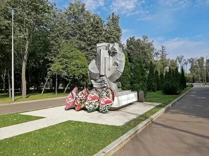 Мемориальные памятники москва