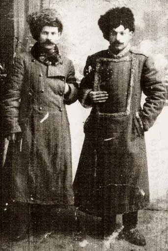 Цыгане герои великой отечественной войны. Солдаты ркка на привале. Армянский легион вермахта. Цыганские офицер. Цыгане герои советского союза.