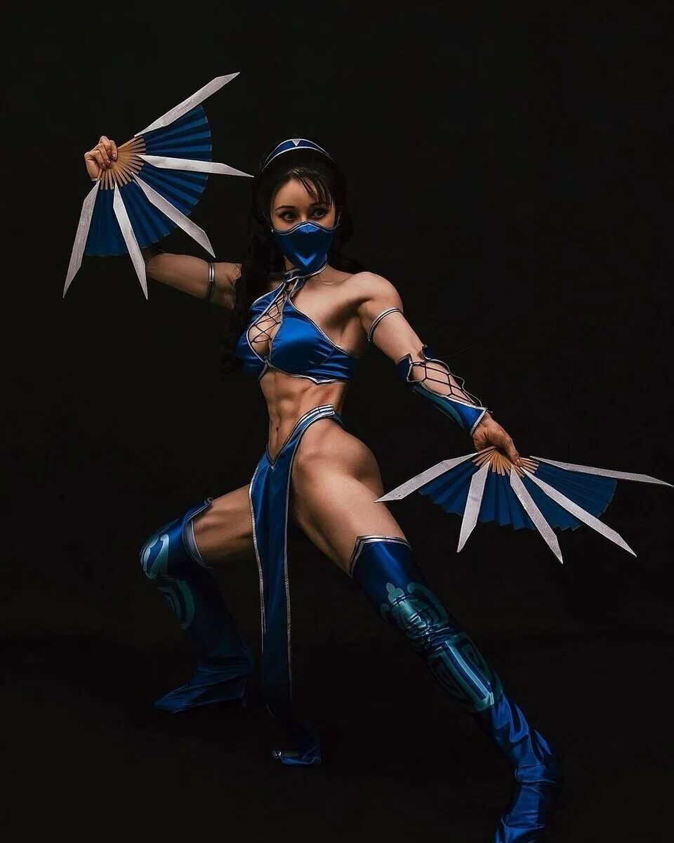 Китана. Китана 2022. Китана 18. Mortal Kombat Kitana Cosplay.