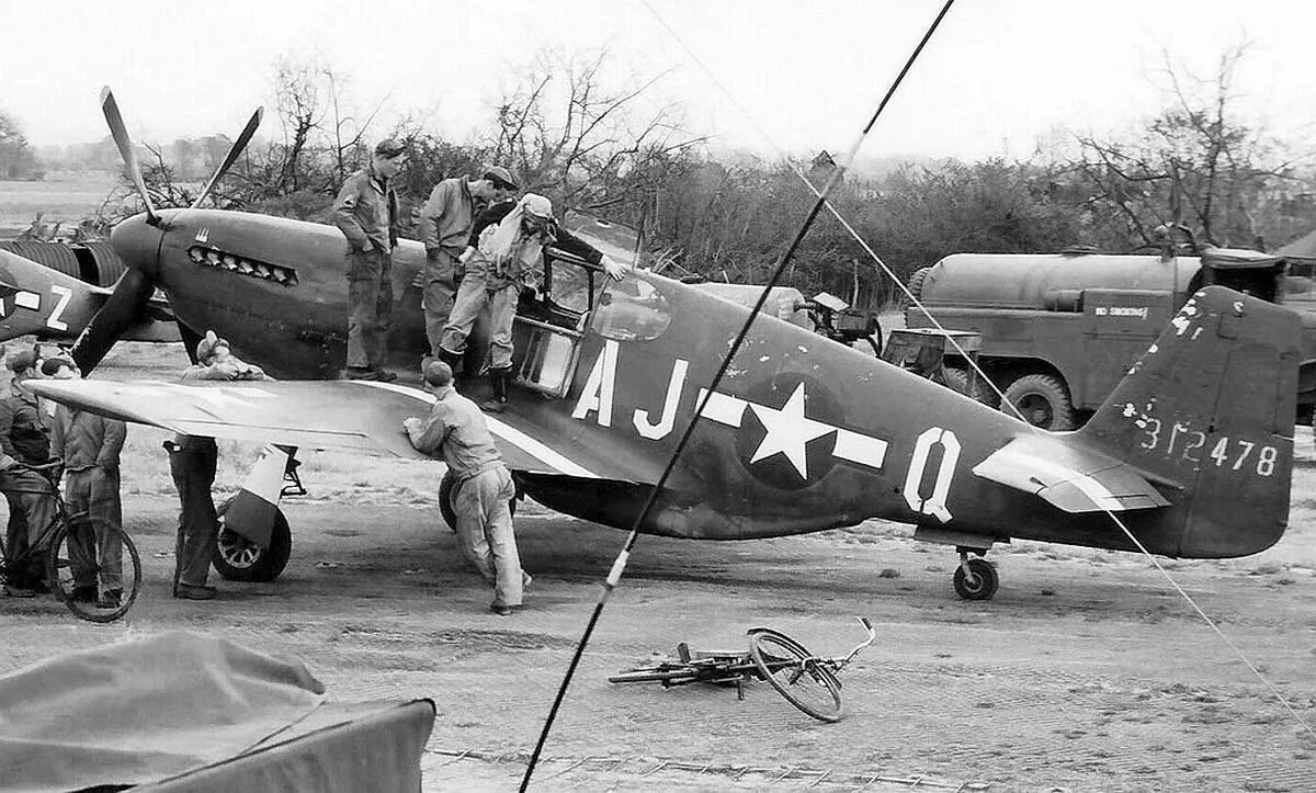 Британский бомбардировщик ланкастер. Мировой 383. Мировой 383. Мировой 383. North american b-25 mitchell.