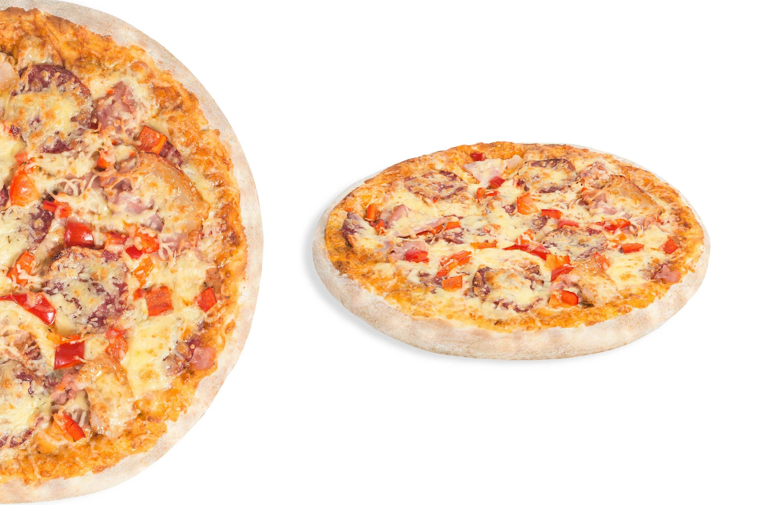 Пицца на светлом фоне. Можно ли пиццу в школу. Пицца из школьной столовой. Школьная мини пицца. Мини пицца в столовой.