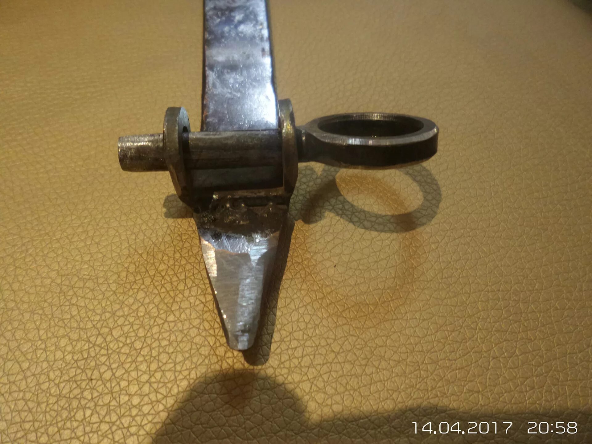 Jtc-1833. Как затянуть ленточный хомут без специнструмента. Как затянуть ленточный хомут. Как затянуть ленточный хомут без специнструмента. Затяжка хомутов шруса.