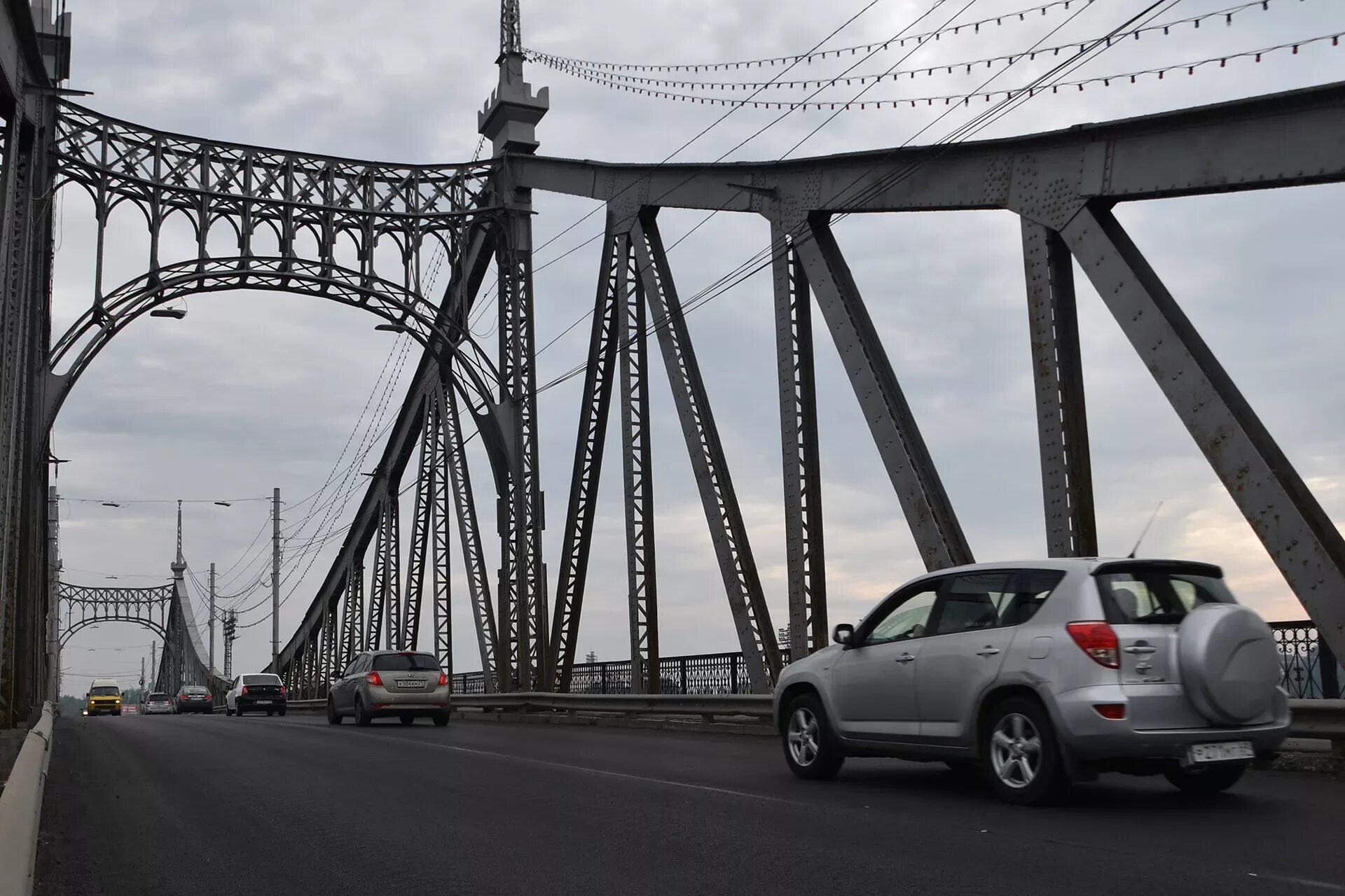 Когда уберут мост. Староволжский мост в твери. старый волжский мост тверь. новый волжский мост тверь. городской мост.