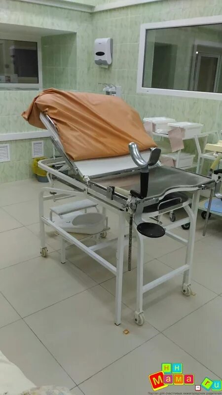 Женская консультация роддом 2 томск. Родовой стол. Эндоскопический стол гидравлический vernipoll. Кровать для родовспоможения xhfj-1. Родильное кресло.