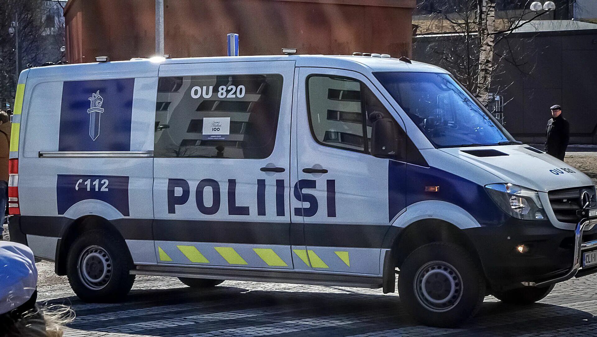 Безопасность финляндии. Полиция Финляндии. Полицейские автомобили Финляндии. Финская полиция машины. Финская полиция.