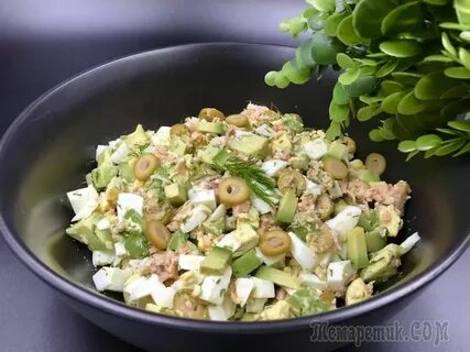 Салат с консервы рыбной и яйцом огурцом