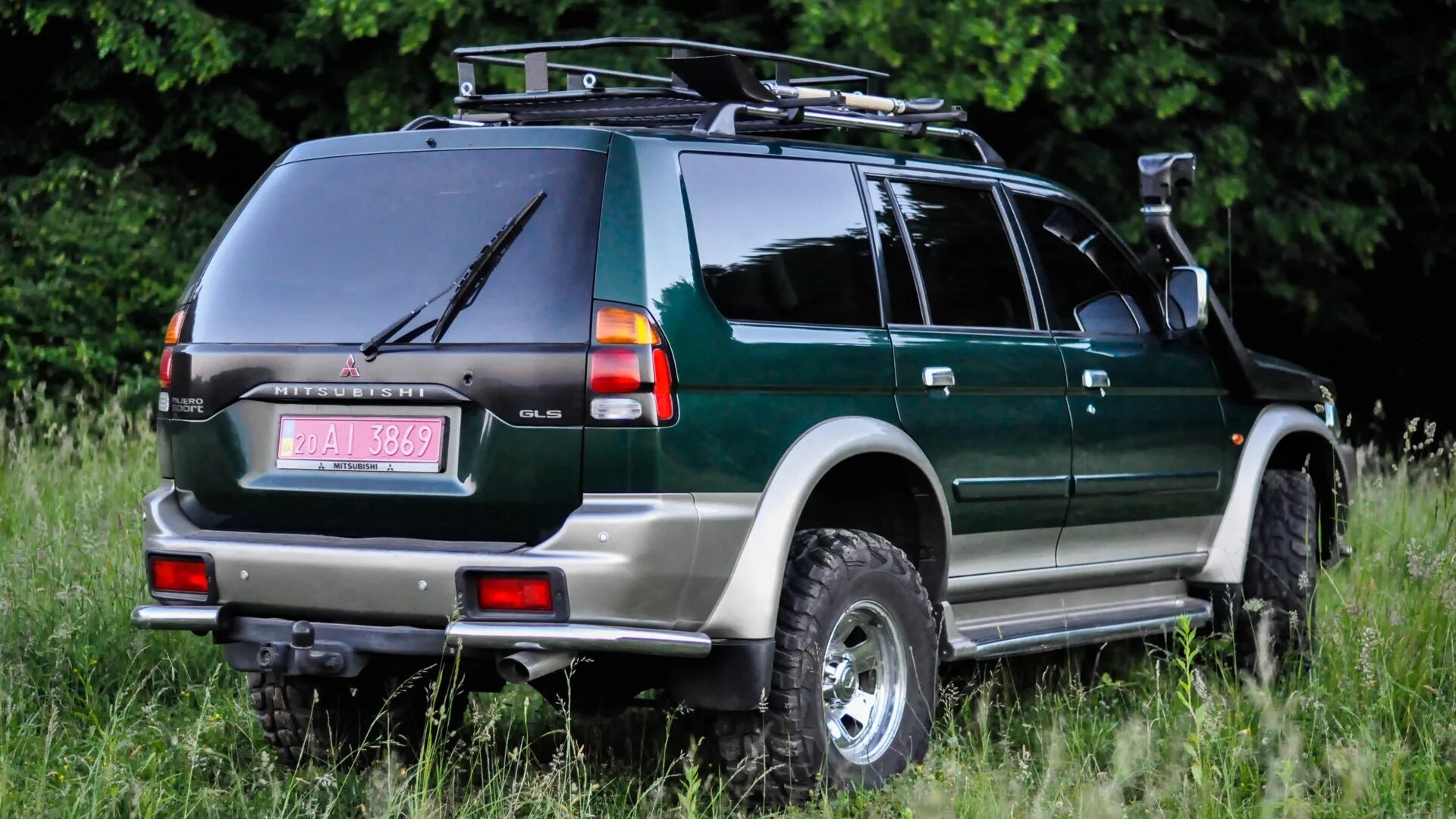 Характеристика pajero sport. Pajero Sport 1. Mitsubishi Pajero Sport 1 поколения. Pajero Sport k9. Mitsubishi Pajero Sport 1990.