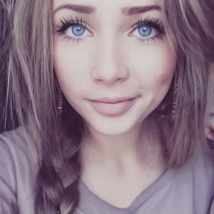 Примеры работ от 14 лет Pin on Faces Strawberry blonde hair, Beauty, Chloe grace moretz